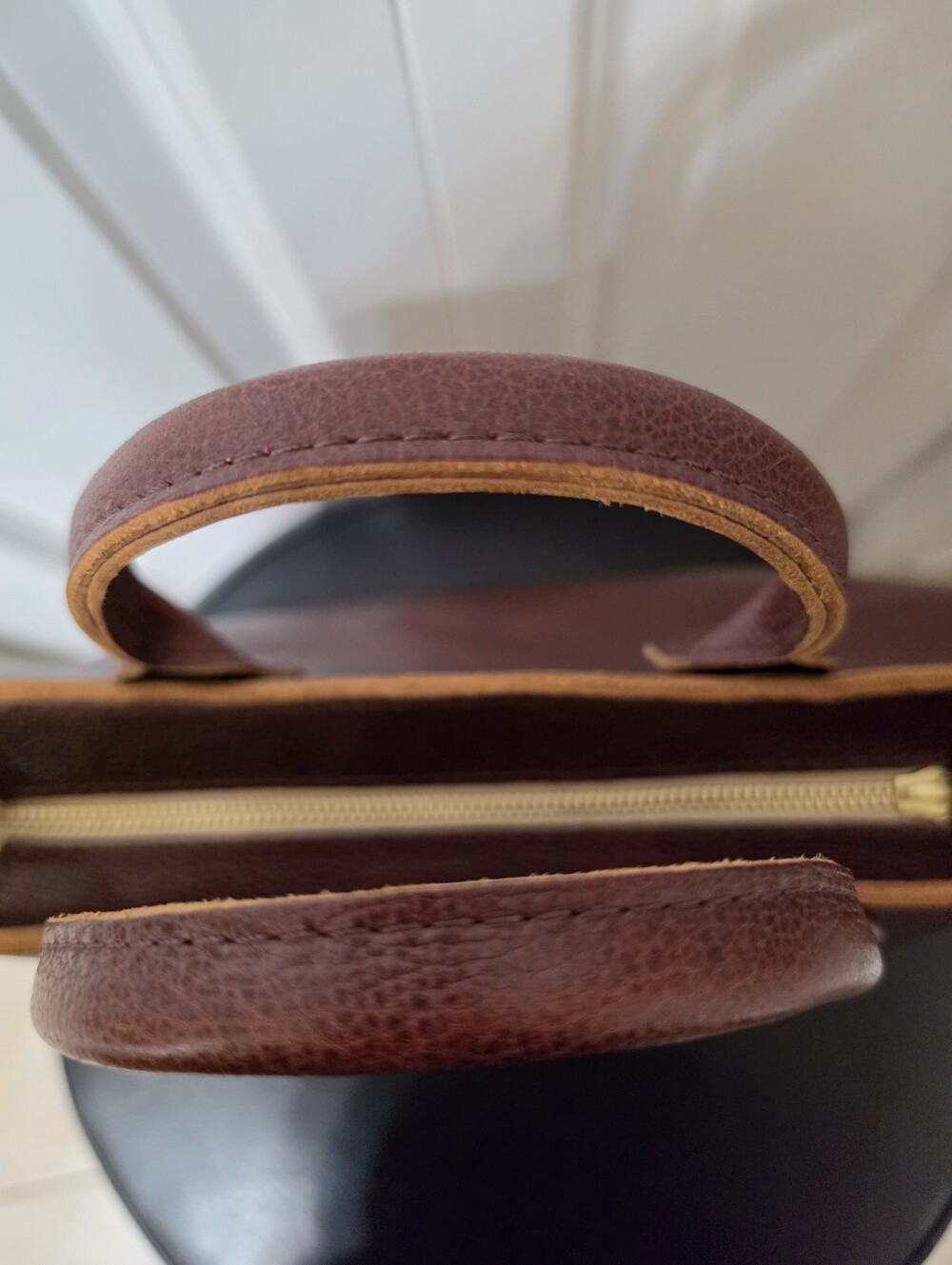 New Portland Large Leather Raindrop - Color: Nutmeg - Picture 9 of 12